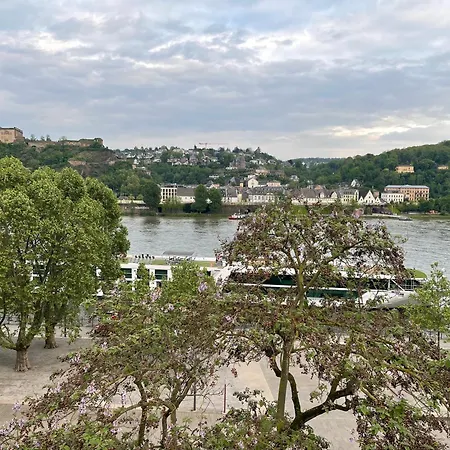 Апартаменты Rheinblick Apartment- Park And